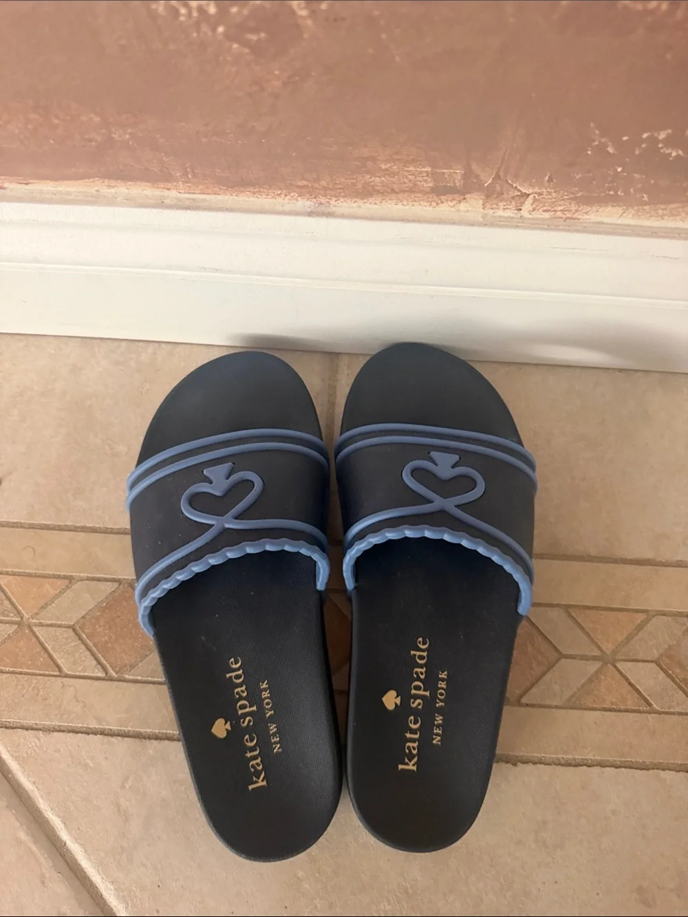 kate spade navy & light blue heart slide sandals
